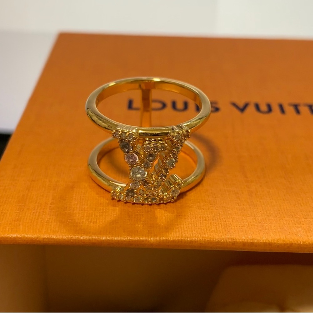 Gold LV Iconic Tresor Ring
Size M